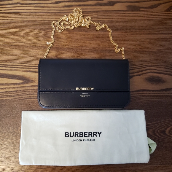 ⭐SALE⭐Burberry Camille Leather Chain Wallet- Black - Picture 2 of 5